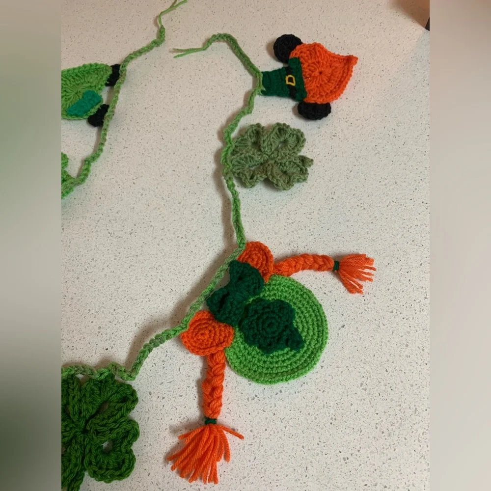 St Patrick Micky Minnie Boy & Girl Leprechaun Shamrock New Garland
